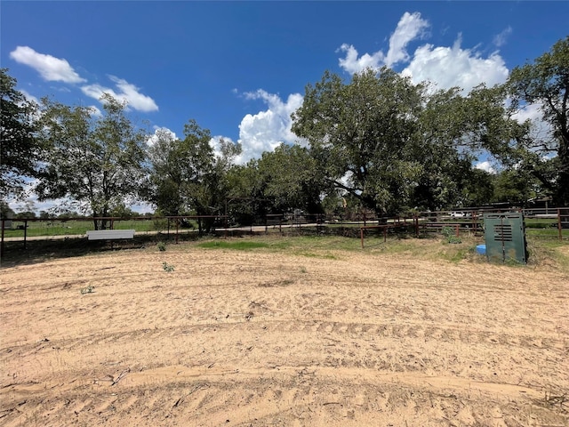 view of yard featuring a rural view