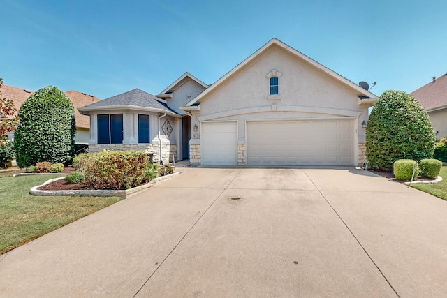 view of front of property with a front yard