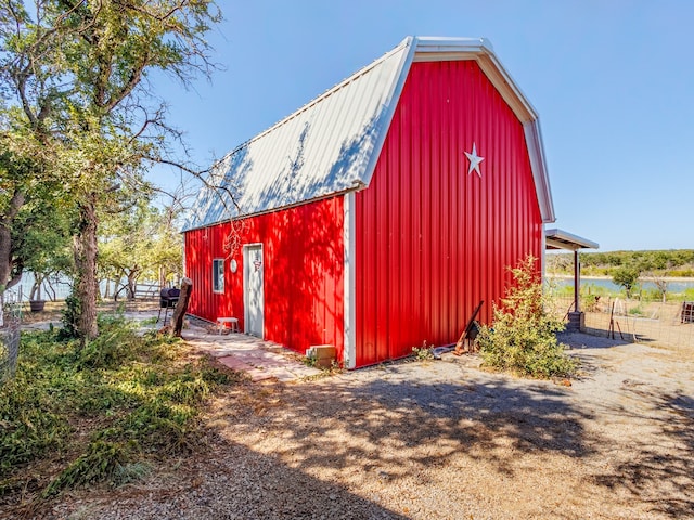 view of outbuilding