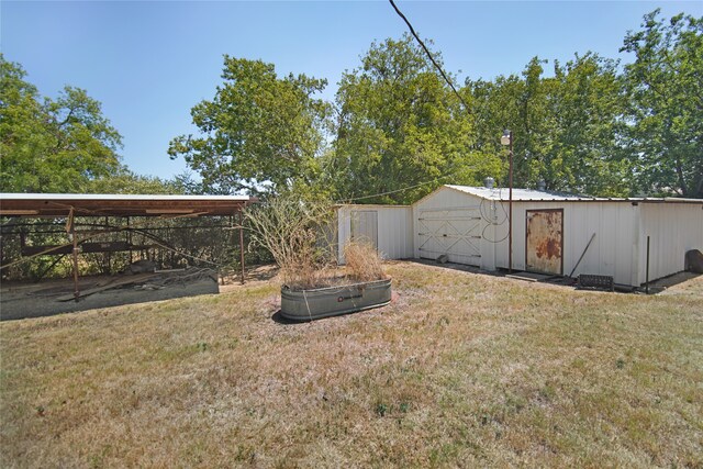 view of yard with a shed