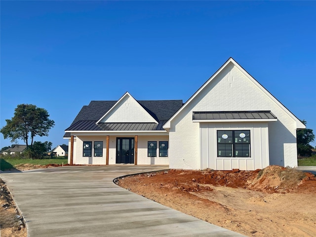 view of modern inspired farmhouse