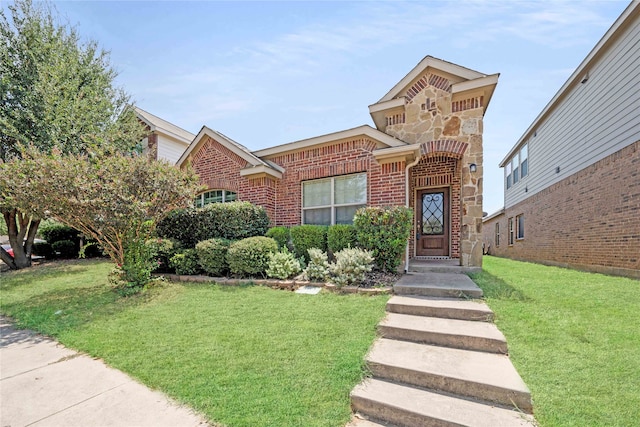 view of front of property with a front yard