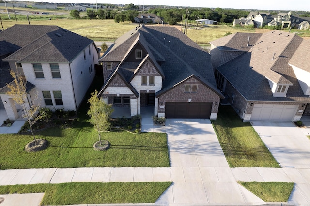 view of front facade with a front lawn