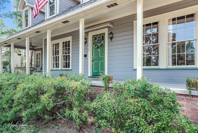 doorway to property with covered porch