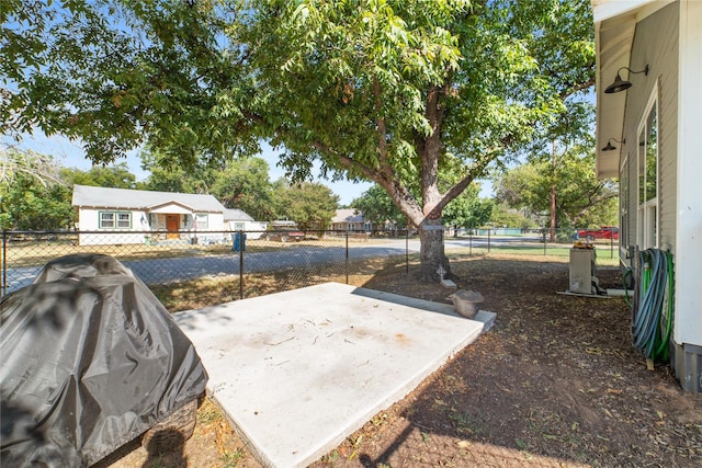 view of yard with a patio