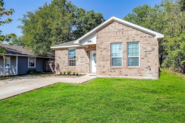 view of front of house with a front yard