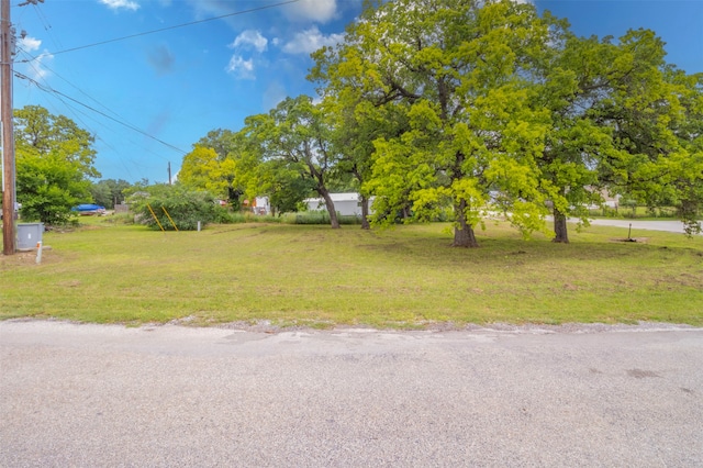 Listing photo 3 for 5632 Arrowhead Dr, Granbury TX 76048