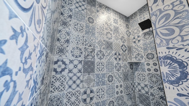 133 Prairie Ln, Weatherford, TX 76087 - full bathroom featuring a tile shower