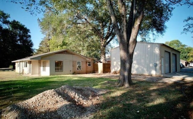 exterior space featuring a lawn