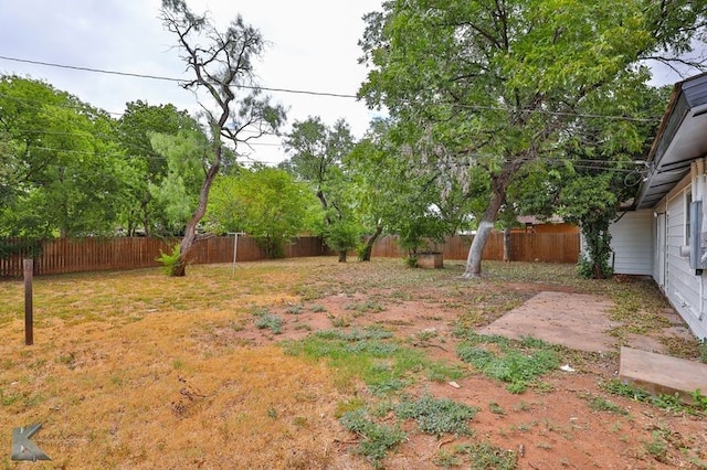 view of yard with a patio