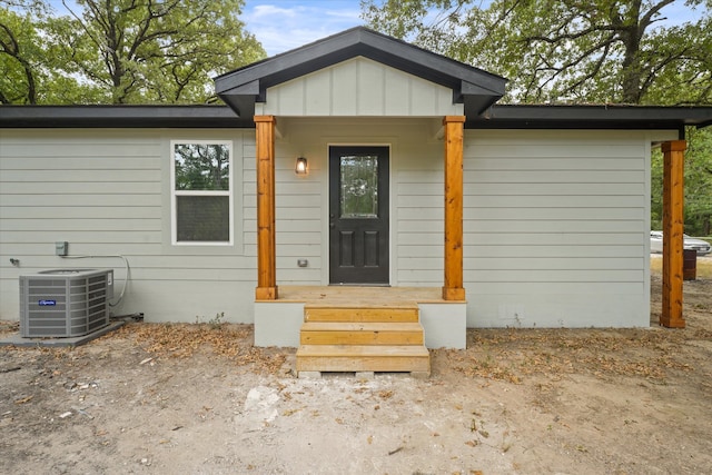 view of front of home featuring central AC