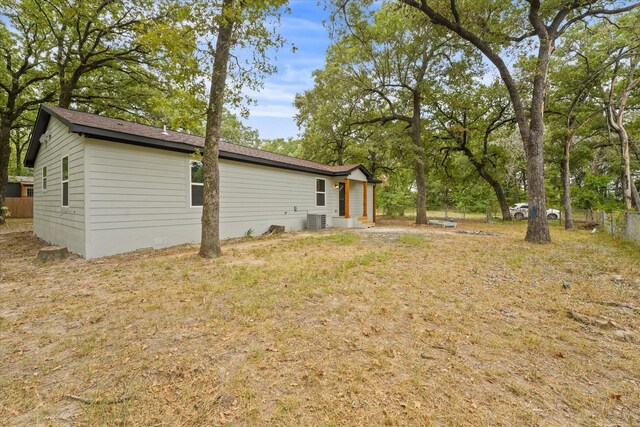 view of yard featuring central AC