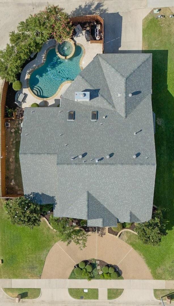 2713 Redfield Dr, Plano, TX 75025 - aerial view of property and surrounding area featuring a pool