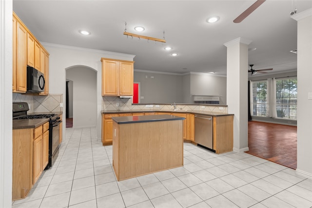 kitchen featuring black appliances, light tile patterned floors, crown molding, kitchen peninsula, and ceiling fan