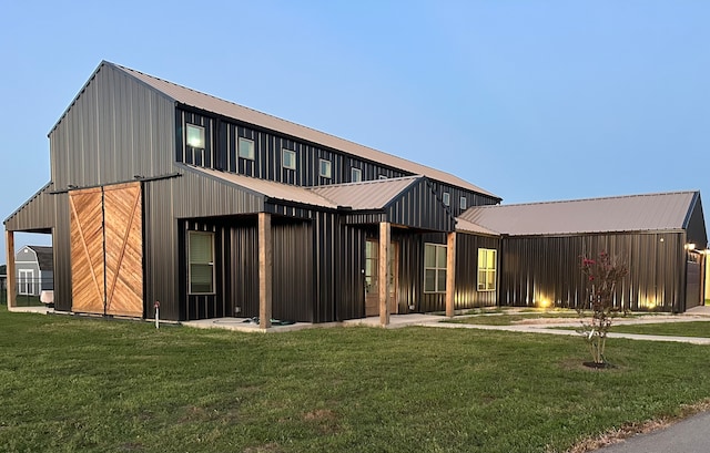 exterior space featuring a lawn