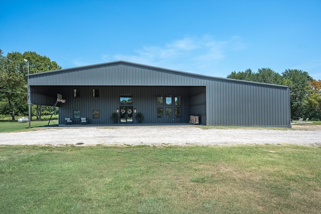 exterior space featuring a yard