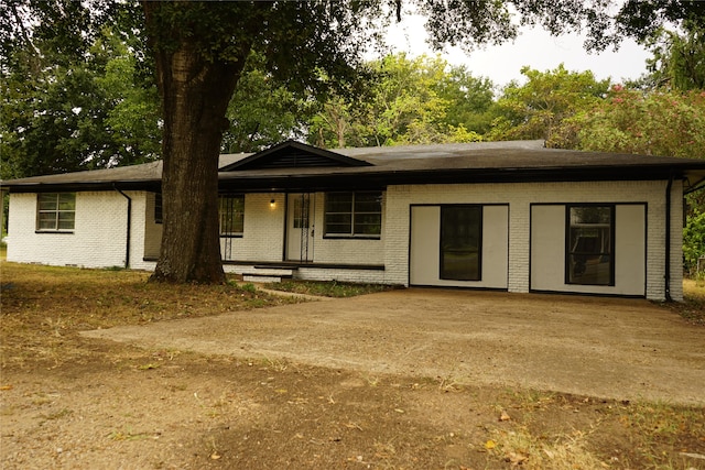 view of front of property