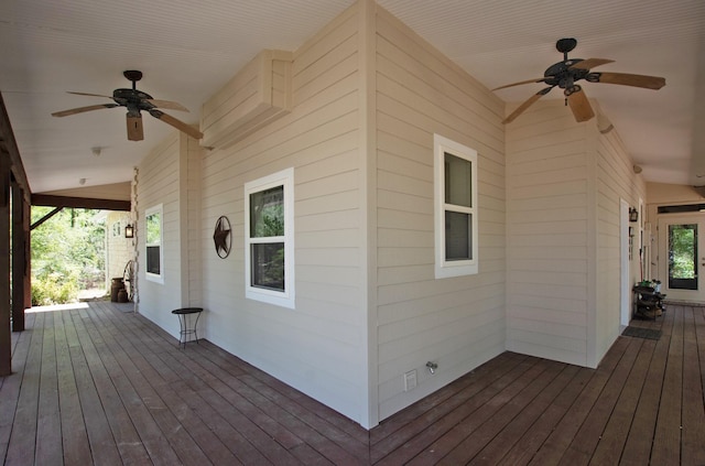 deck with ceiling fan