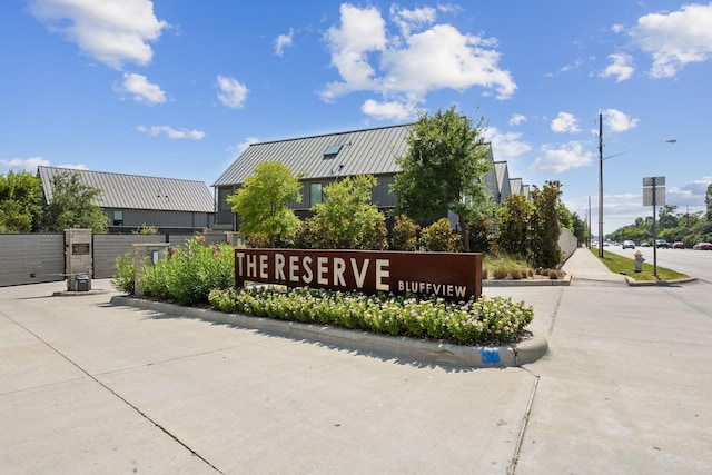 view of community / neighborhood sign