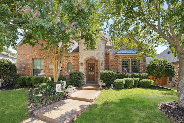 view of front facade with a front lawn