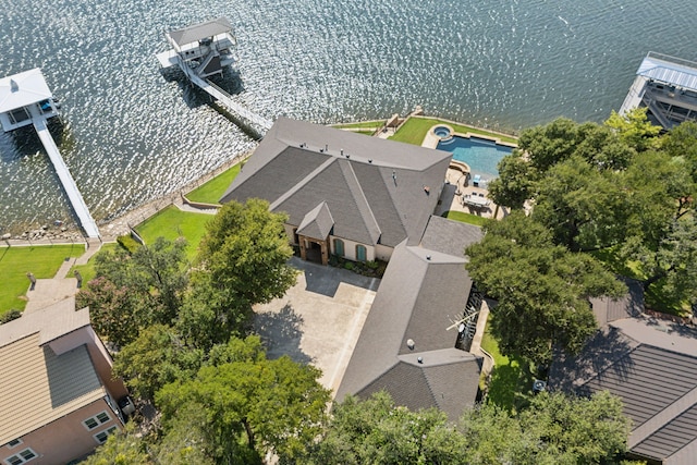 bird's eye view with a water view