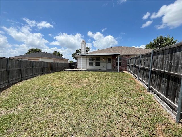 view of yard featuring a patio area