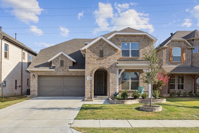 view of front of property featuring a front yard