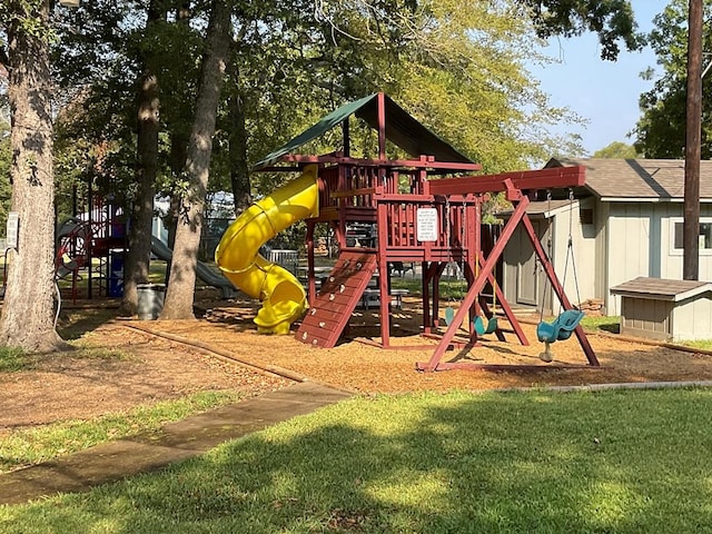 view of jungle gym featuring a yard