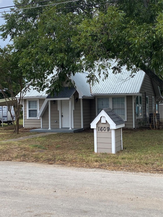 view of front of home