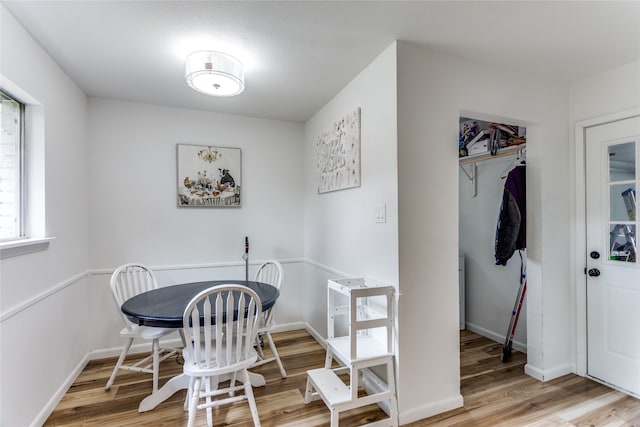 dining room with light hardwood / wood-style floors