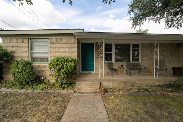 view of front of home featuring a porch