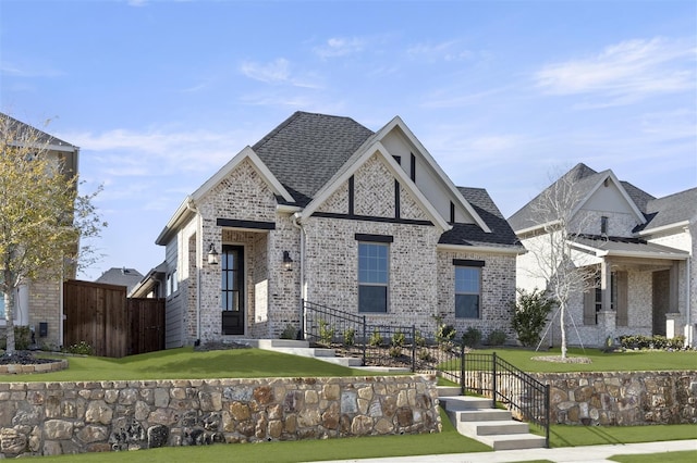 view of front of home featuring a front lawn