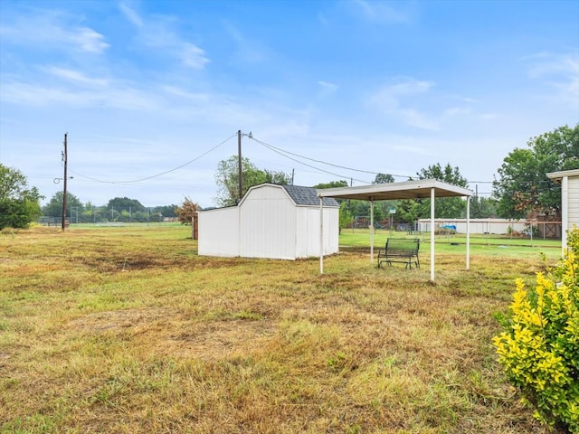 view of yard with a shed