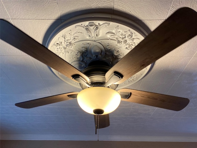 room details with a ceiling fan