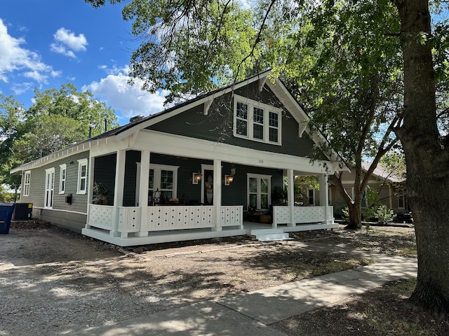 view of front of home featuring a porch