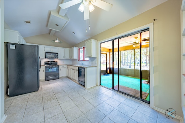 172 Colonial Dr, Mabank, TX 75156 - kitchen featuring visible vents, ceiling fan, a sink, and black appliances