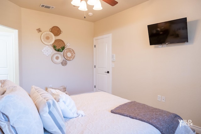 bedroom featuring ceiling fan