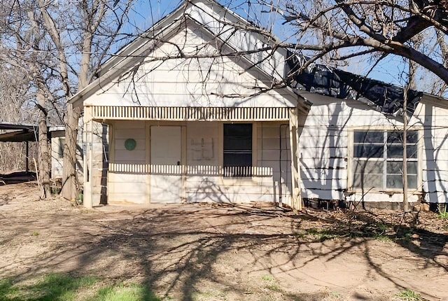 view of front facade