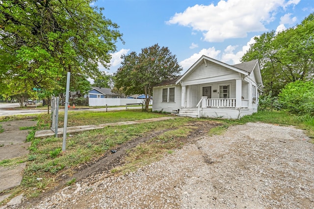 view of front facade with covered porch