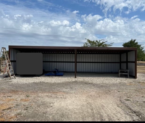 view of pole building featuring a carport