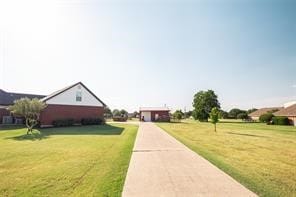 view of front facade with a front lawn