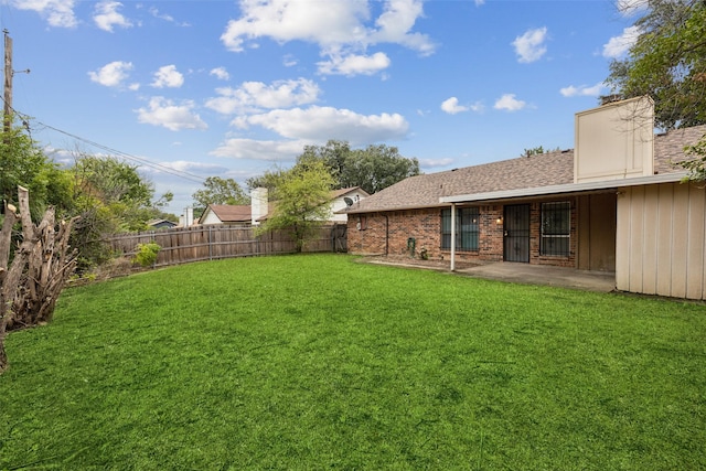 view of yard featuring a patio