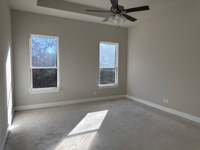 empty room with ceiling fan