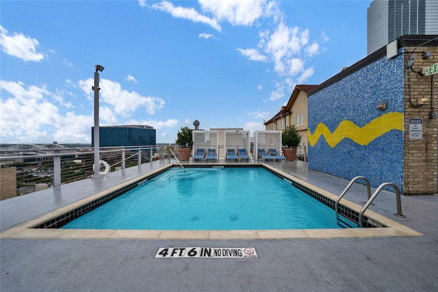 view of swimming pool