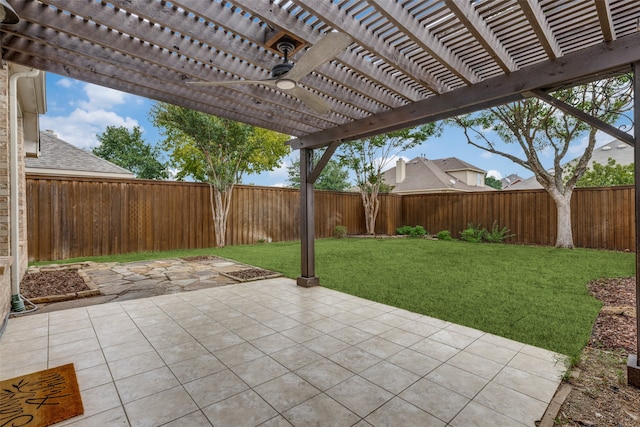 view of patio with a pergola and ceiling fan