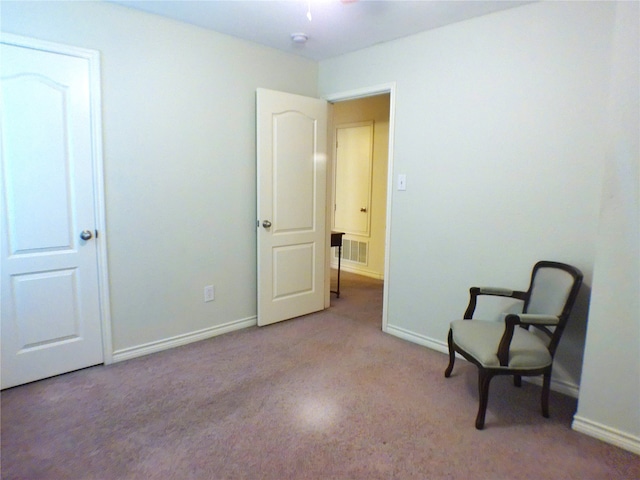 unfurnished room with ceiling fan