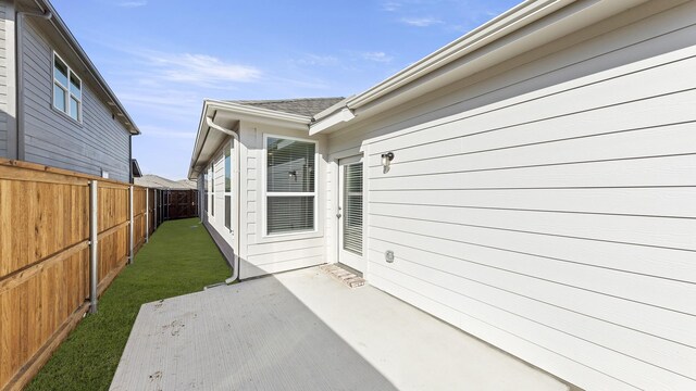 view of yard with a patio