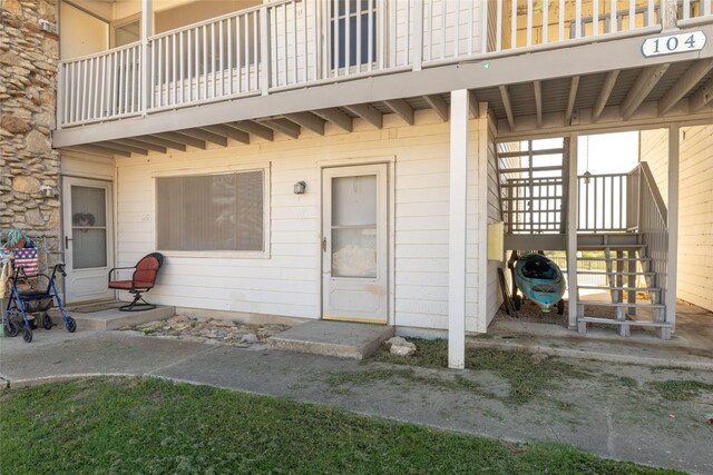 104 Harbor Dr Unit 111, Runaway Bay, TX 76426 - entrance to property featuring a balcony
