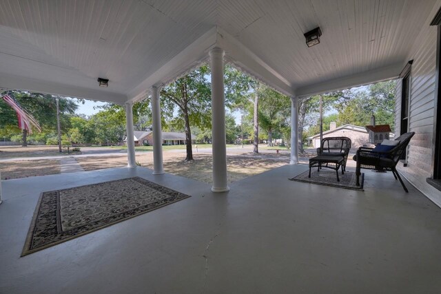 view of patio / terrace with covered porch