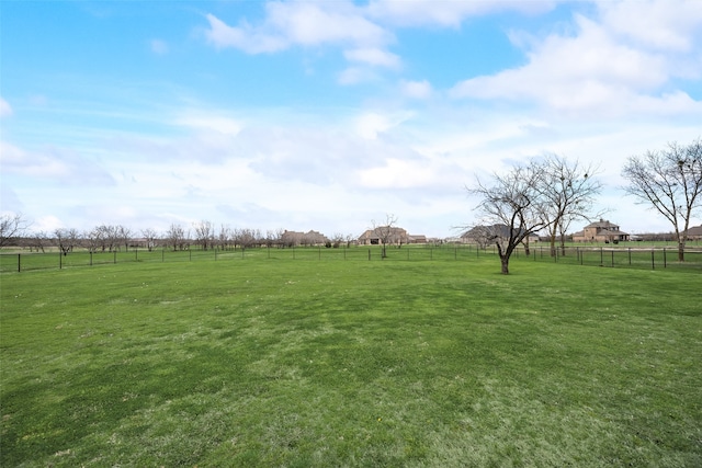 view of yard featuring a rural view